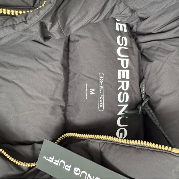 aritzia supersnug off climate medium nwt black with gold zipper - Picture 4 of 5